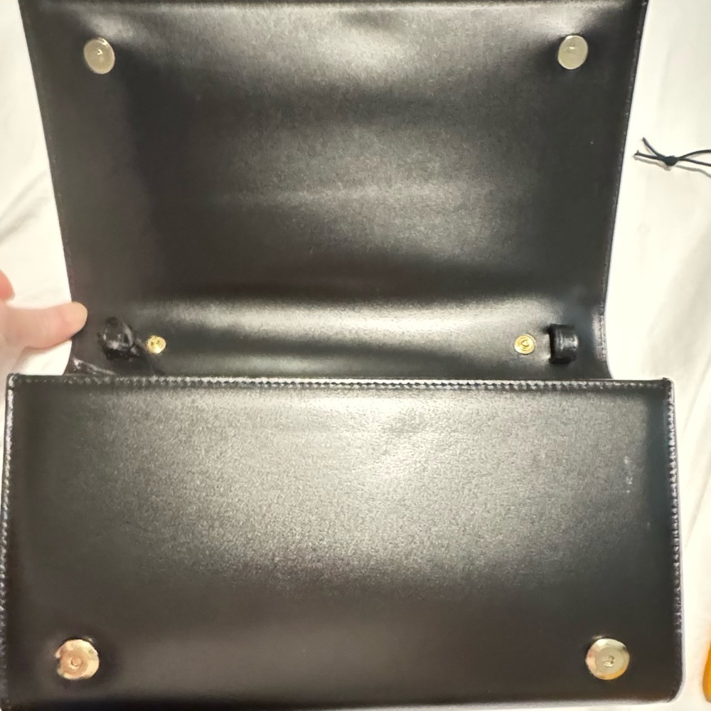 💰⬇️ VALENTINO BY MARIO VALENTINO
Large Lena Lavoro Leather Shoulder Bag - Picture 10 of 13